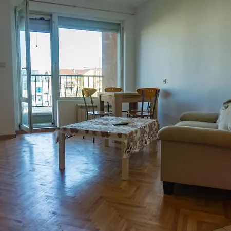 Prime Location With Free Parking Apartment