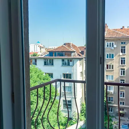 Apartment Prime Location With Free Parking