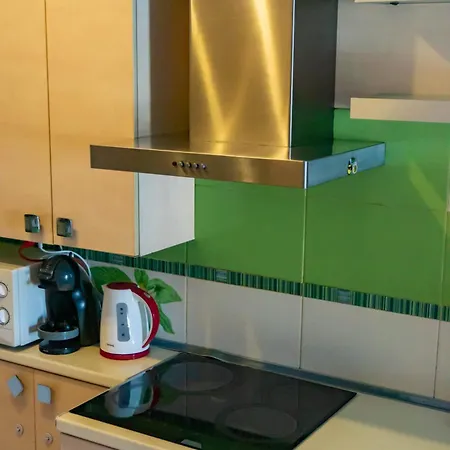 Apartment Prime Location With Free Parking